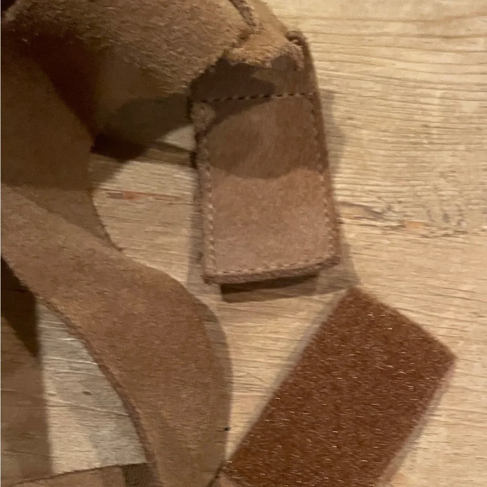NWOT UGG Mila Strappy Espadrille Gladiator Sandals Brown Suede Ankle Strap 9